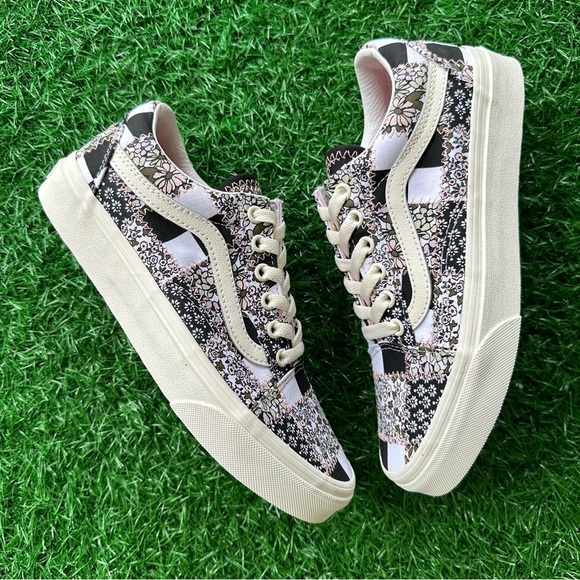 đź’«Vans Old Skool Patchwork Floral SEND OFFERS - Picture 4 of 8